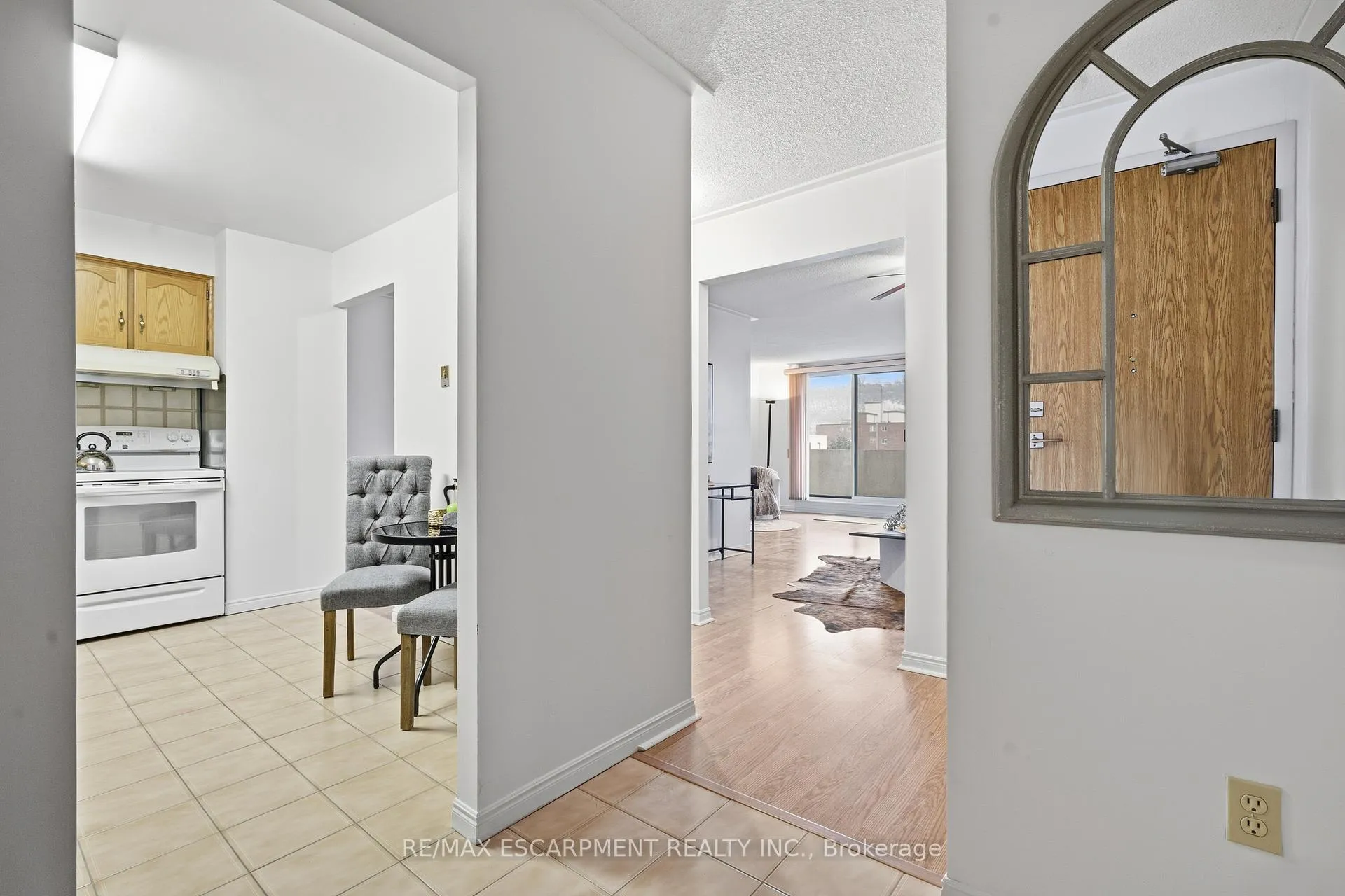 Photo 6 of Unit 601, 21 East Avenue, Hamilton, Stinson — HOMEH
