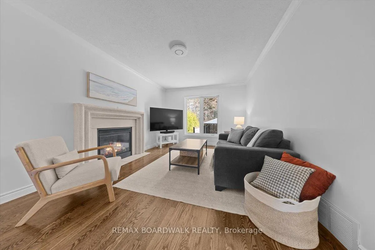 Photo 9 of 1443 Larkhaven Crescent, Ottawa, Orleans/Sunridge — HOMEH