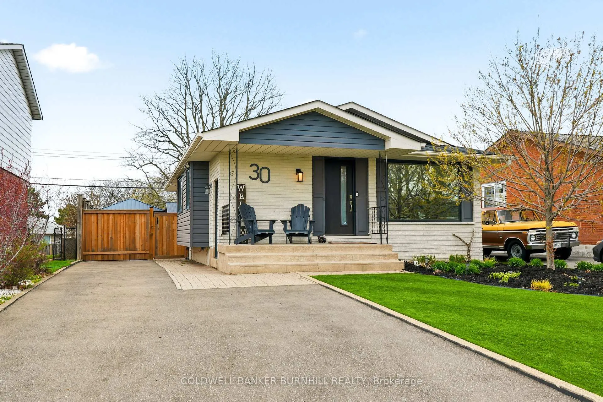 Photo 1 of 30 Darlington Drive, Hamilton, Gilbert — HOMEH
