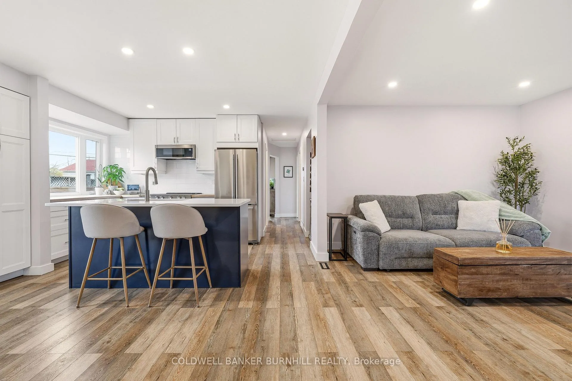 Photo 7 of 30 Darlington Drive, Hamilton, Gilbert — HOMEH