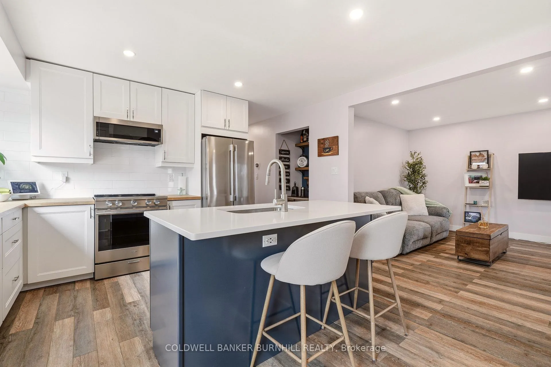 Photo 12 of 30 Darlington Drive, Hamilton, Gilbert — HOMEH