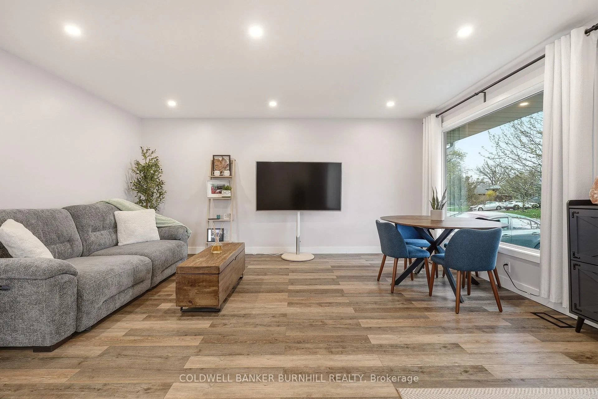 Photo 16 of 30 Darlington Drive, Hamilton, Gilbert — HOMEH