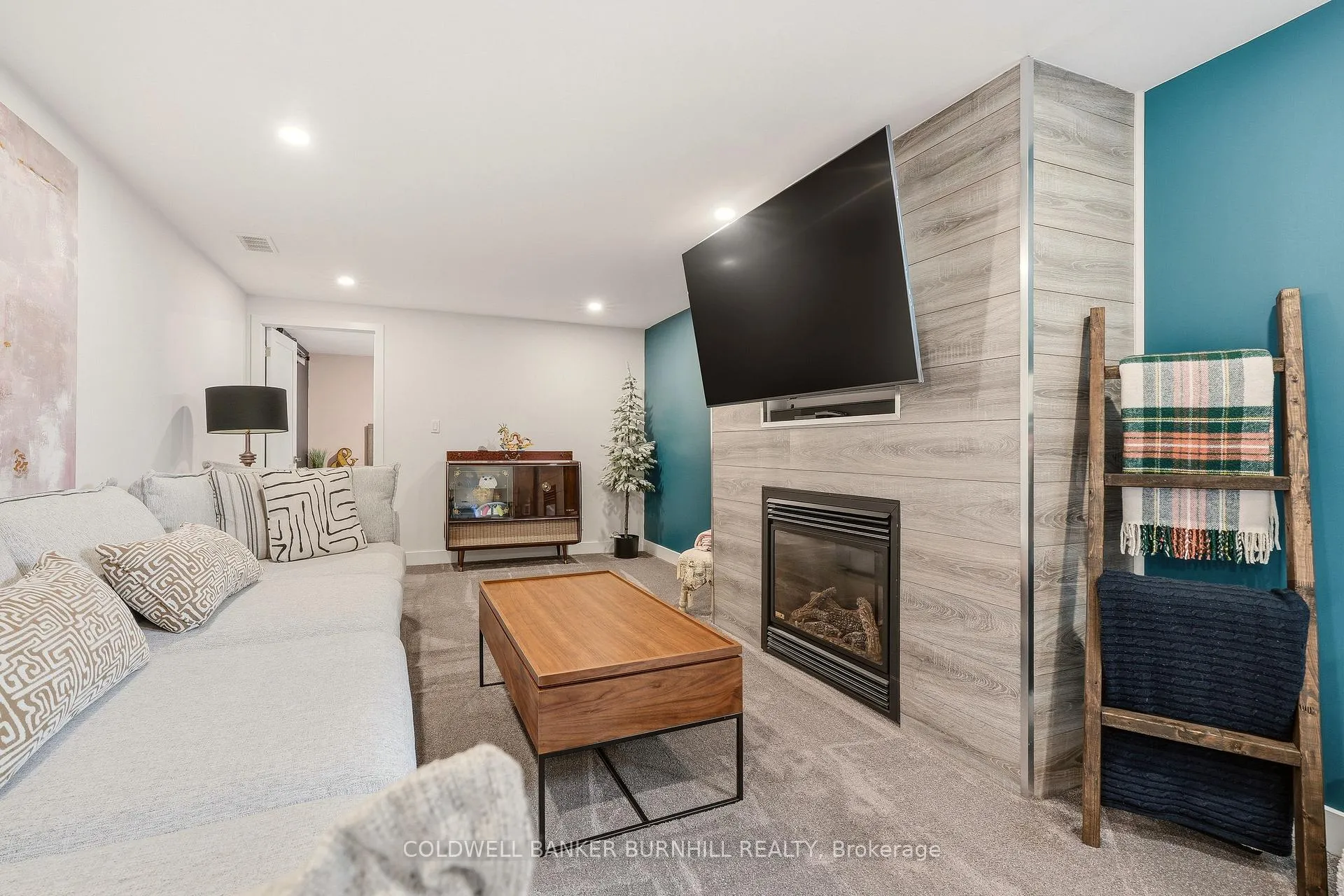 Photo 24 of 30 Darlington Drive, Hamilton, Gilbert — HOMEH