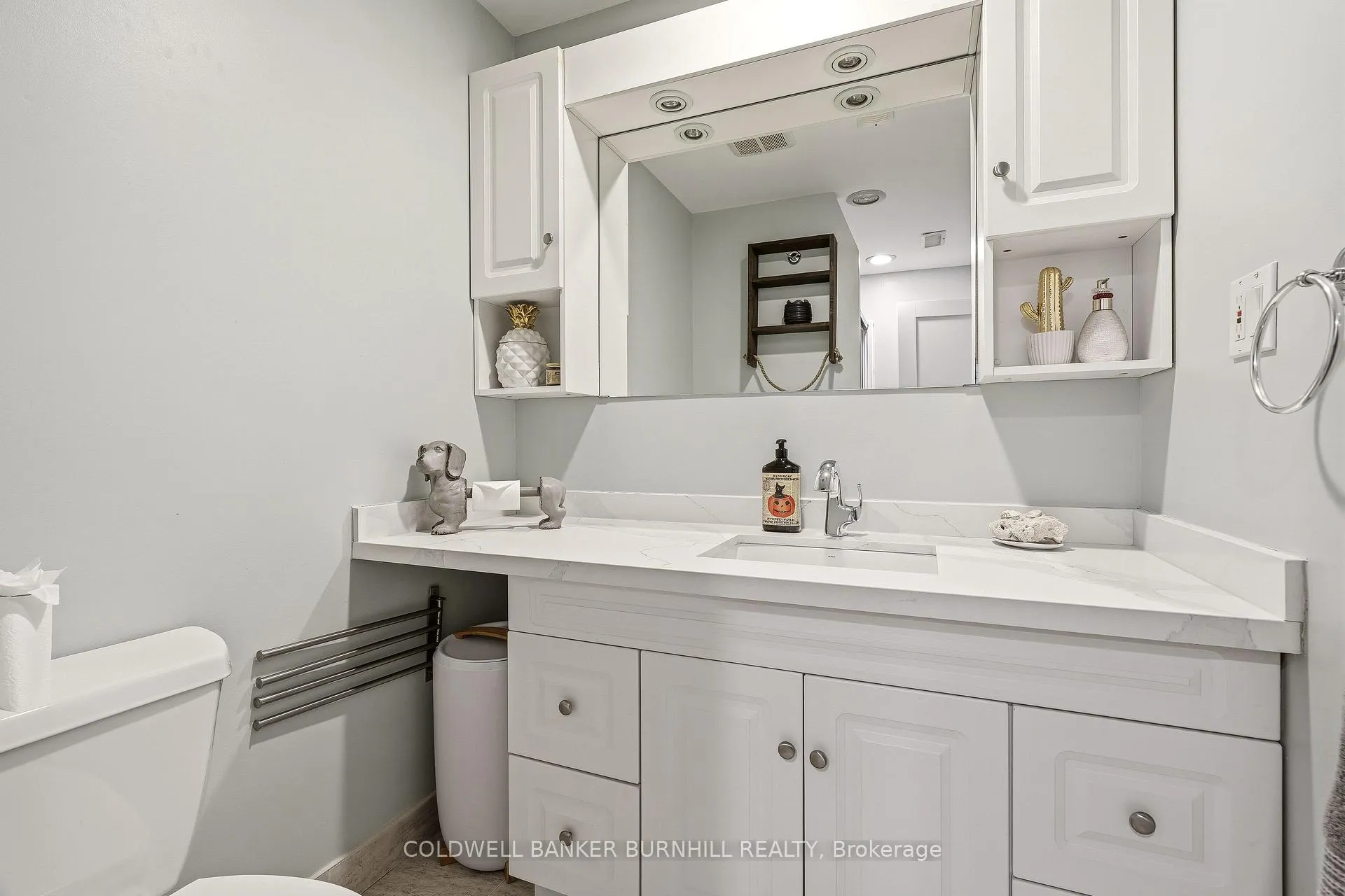 Photo 28 of 30 Darlington Drive, Hamilton, Gilbert — HOMEH