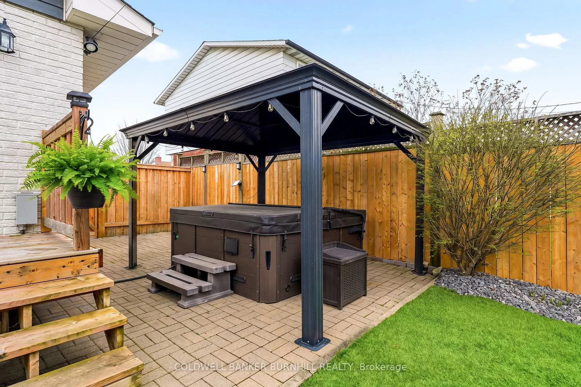 Photo 32 of 30 Darlington Drive, Hamilton, Gilbert — HOMEH