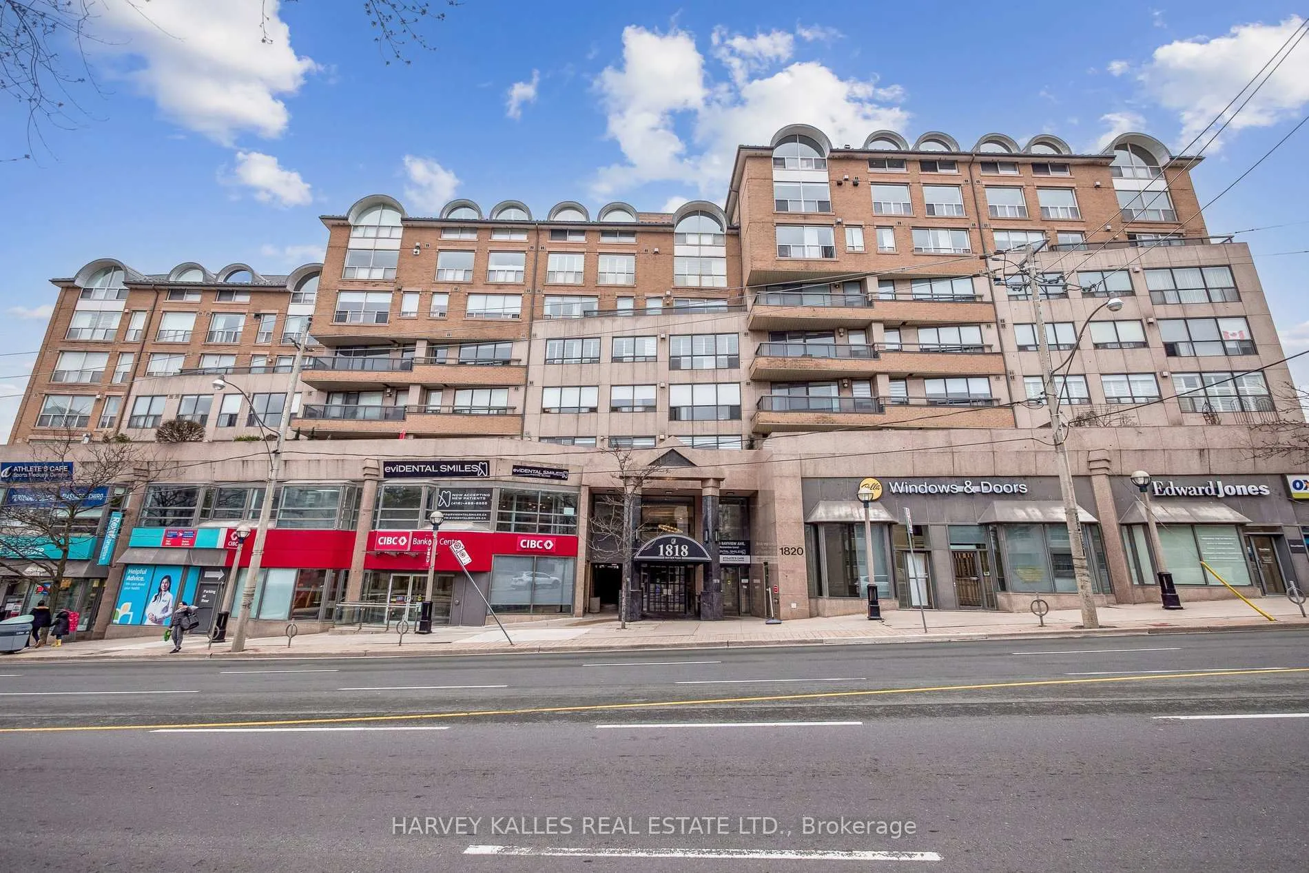 Front of Unit 605, 1818 Bayview Avenue