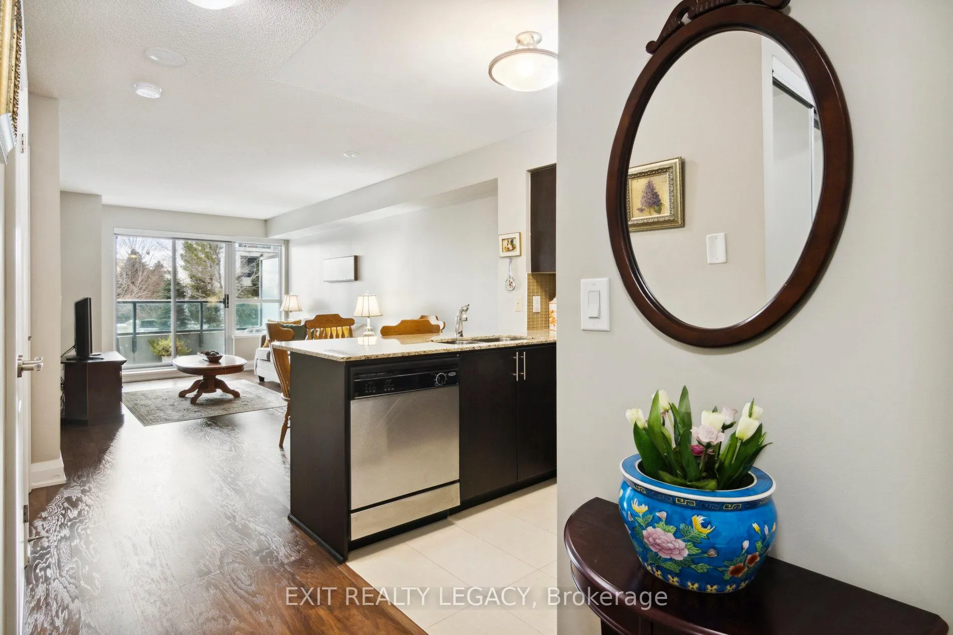 Photo 2 of Unit 206, 20 North Park Road, Vaughan, Beverley Glen — HOMEH