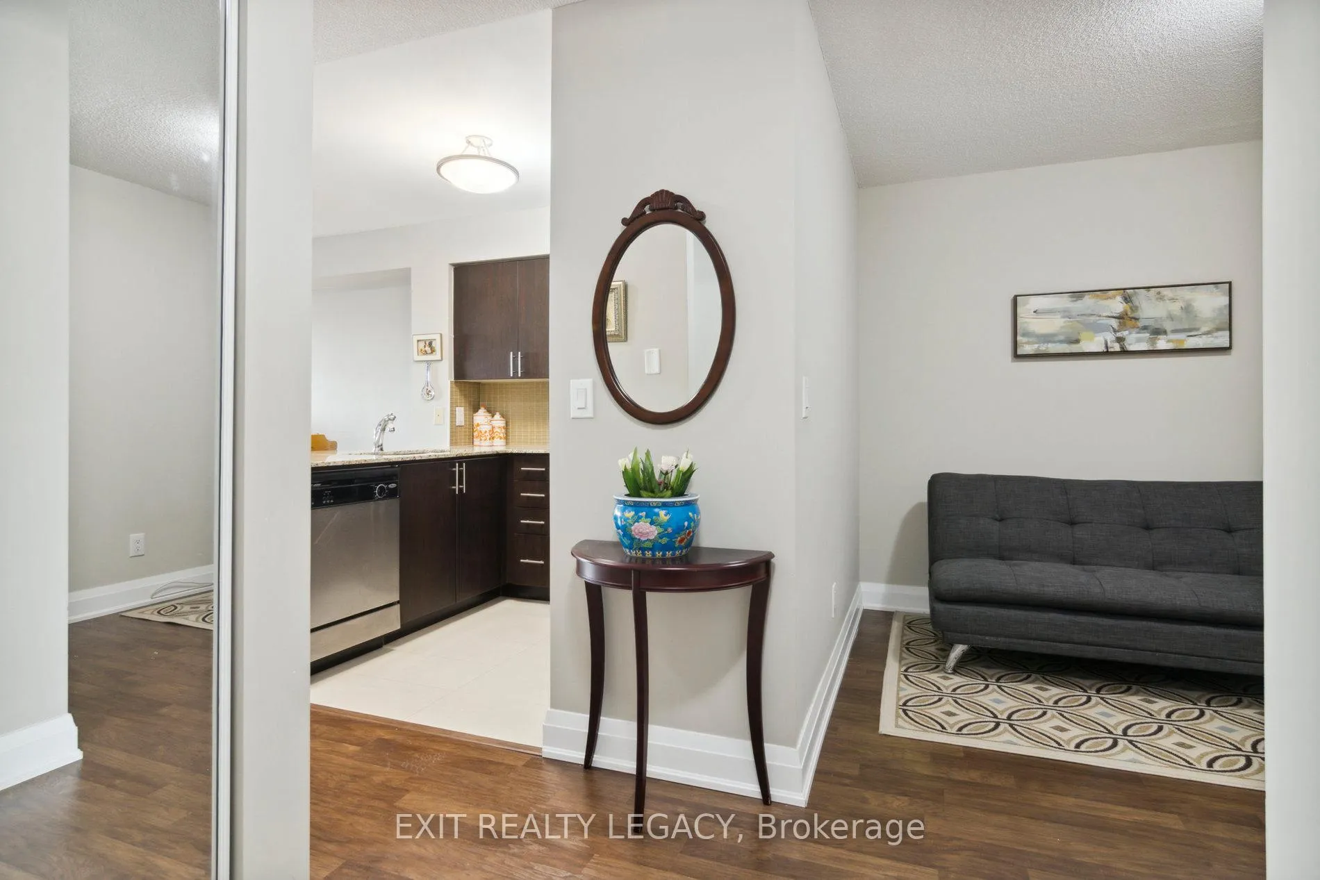 Photo 6 of Unit 206, 20 North Park Road, Vaughan, Beverley Glen — HOMEH