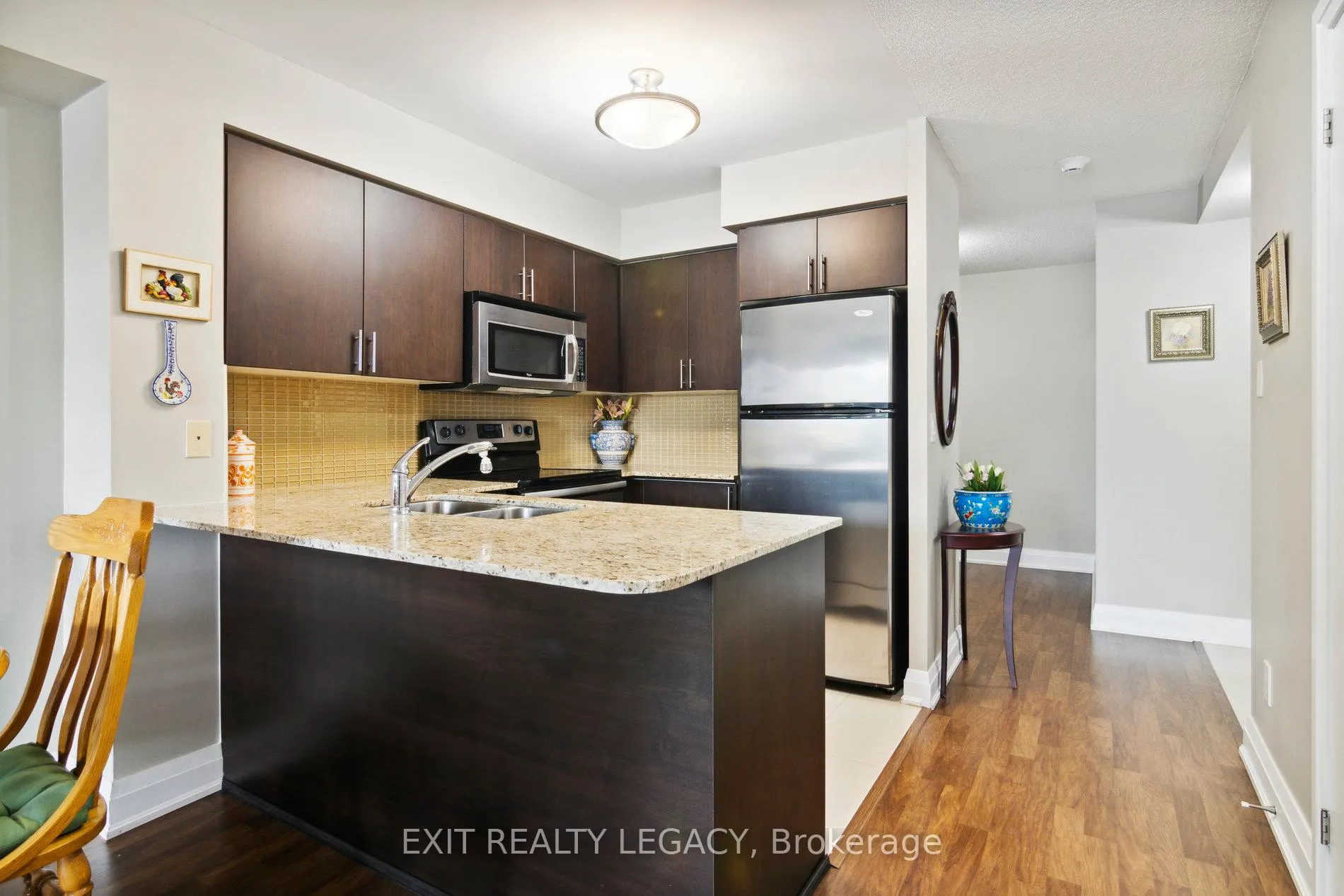 Photo 8 of Unit 206, 20 North Park Road, Vaughan, Beverley Glen — HOMEH