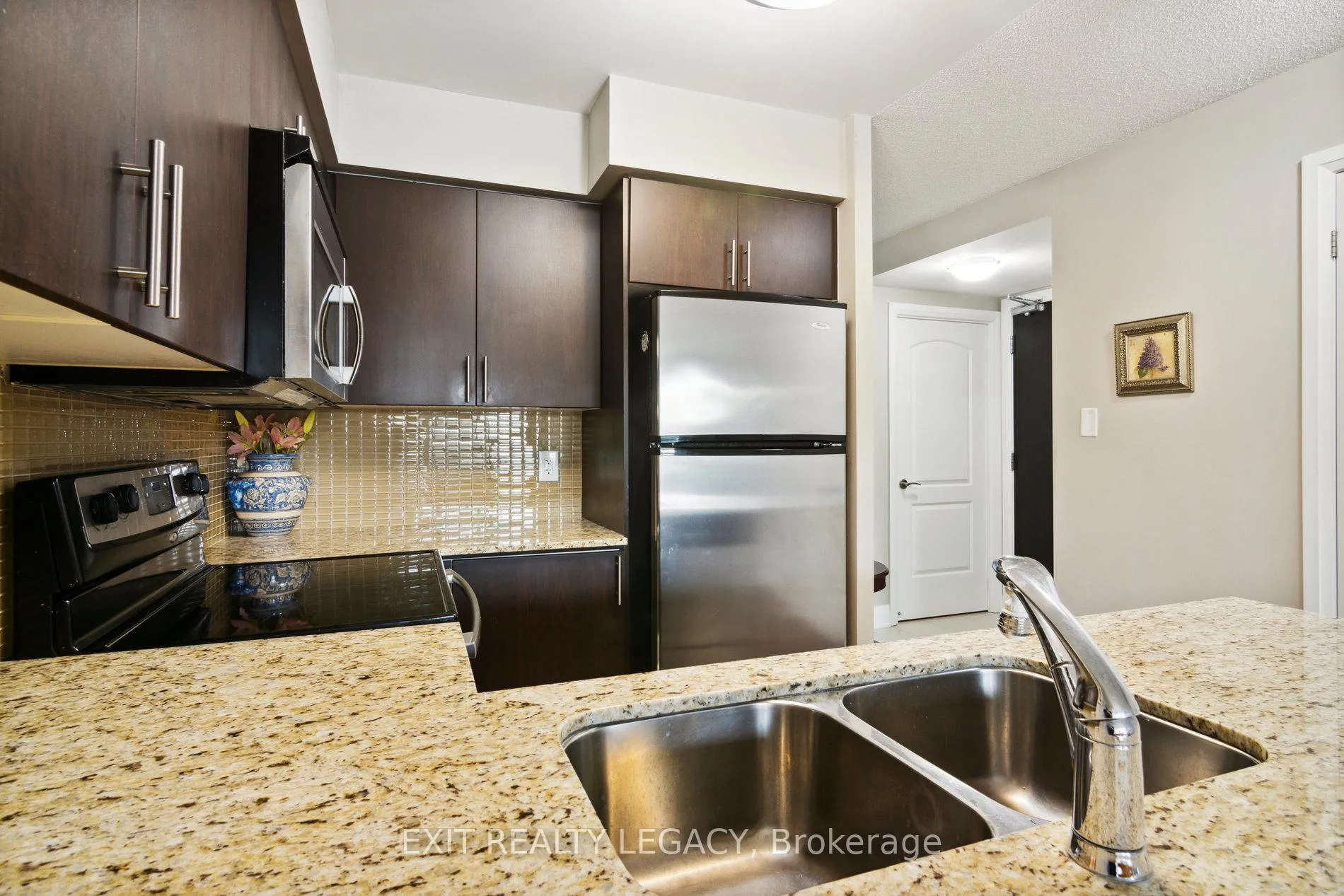 Photo 10 of Unit 206, 20 North Park Road, Vaughan, Beverley Glen — HOMEH