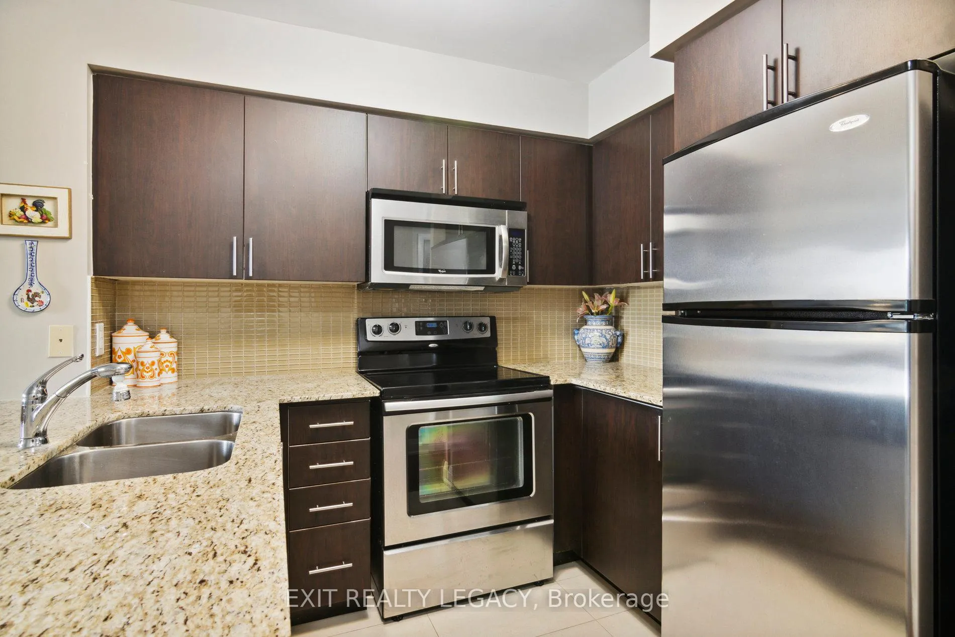 Photo 11 of Unit 206, 20 North Park Road, Vaughan, Beverley Glen — HOMEH