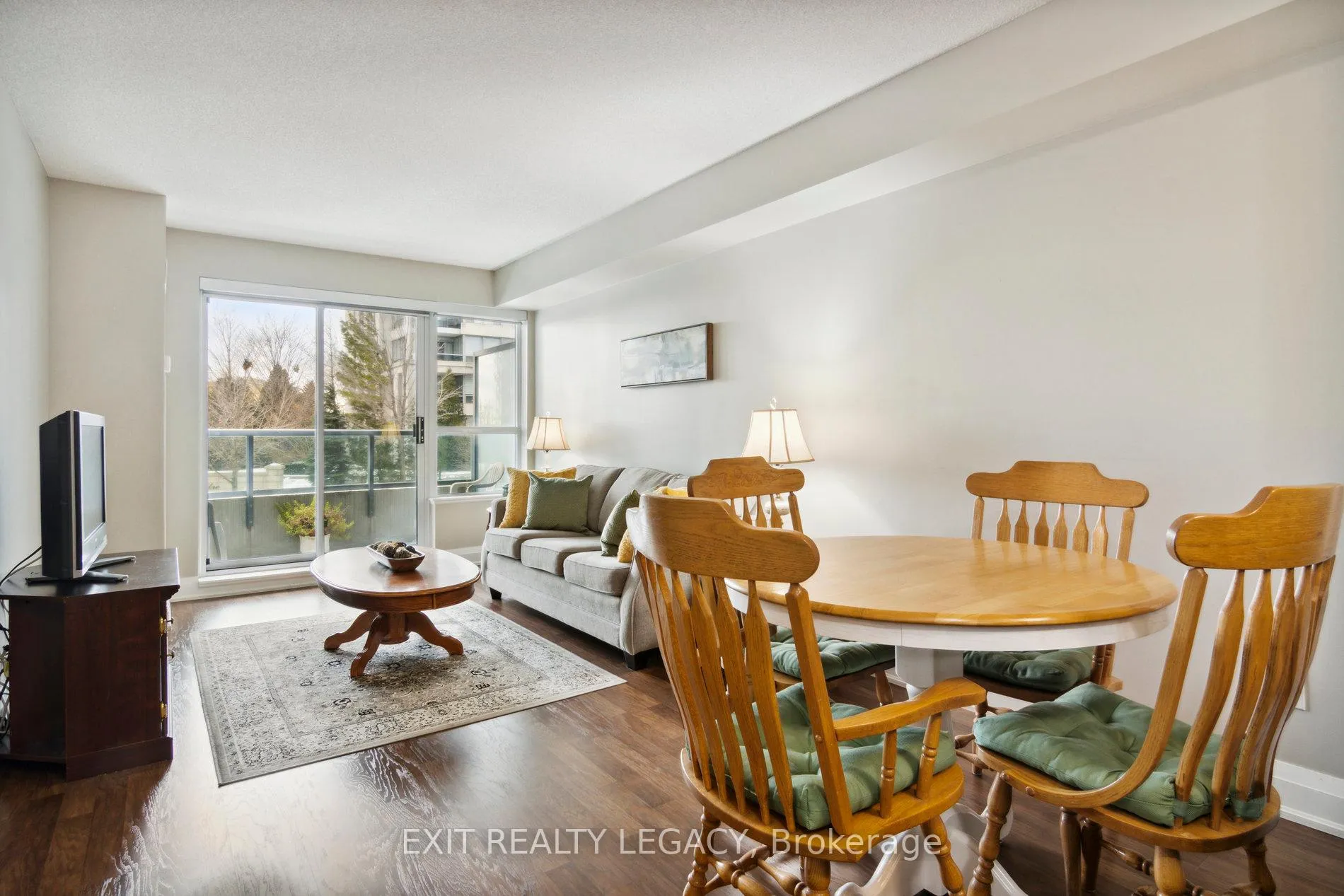 Photo 13 of Unit 206, 20 North Park Road, Vaughan, Beverley Glen — HOMEH