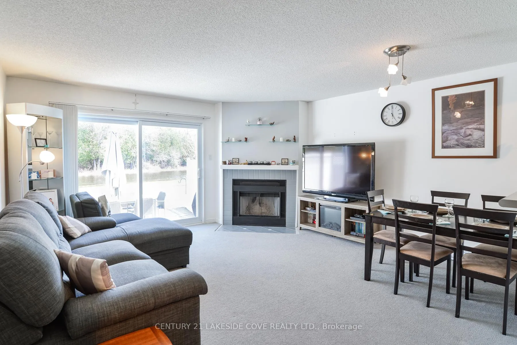Photo 4 of Unit Unit 19, 71 Laguna Parkway, Ramara, Rural Ramara — HOMEH