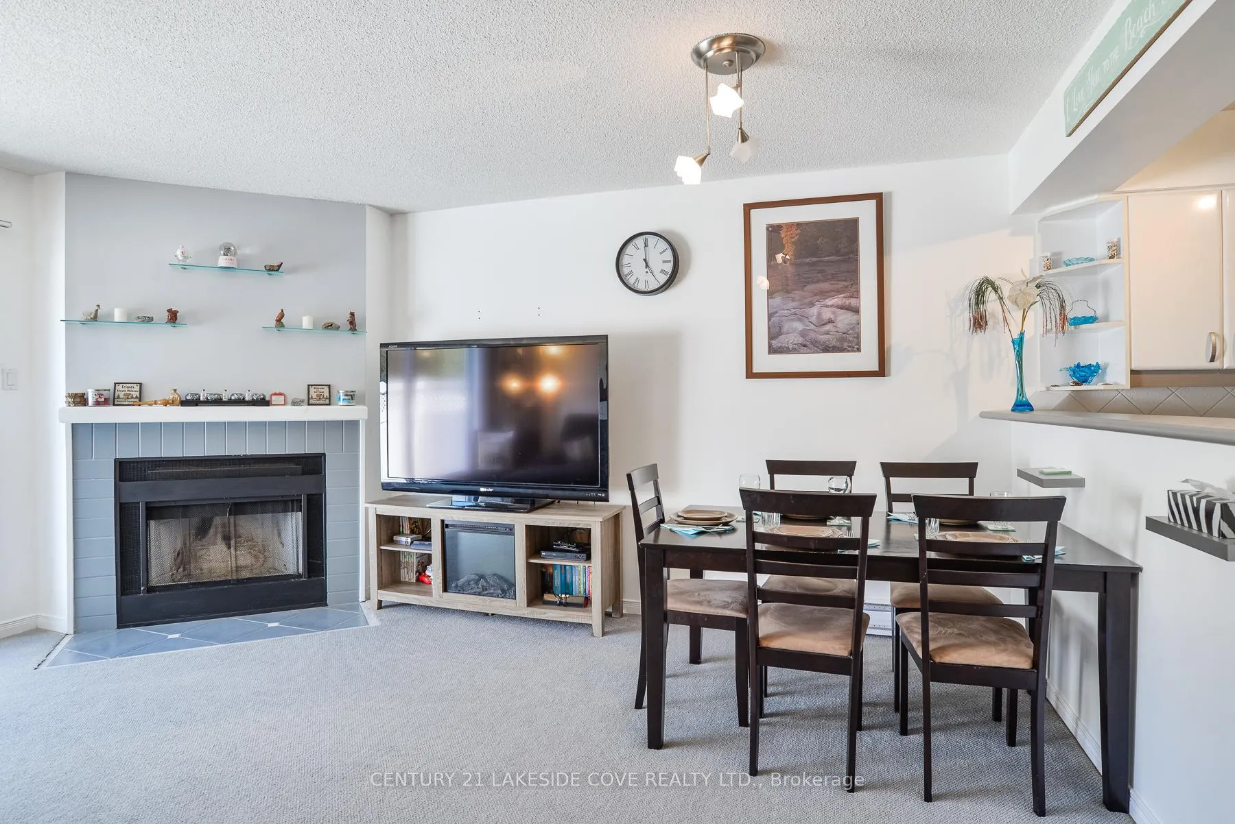 Photo 5 of Unit Unit 19, 71 Laguna Parkway, Ramara, Rural Ramara — HOMEH