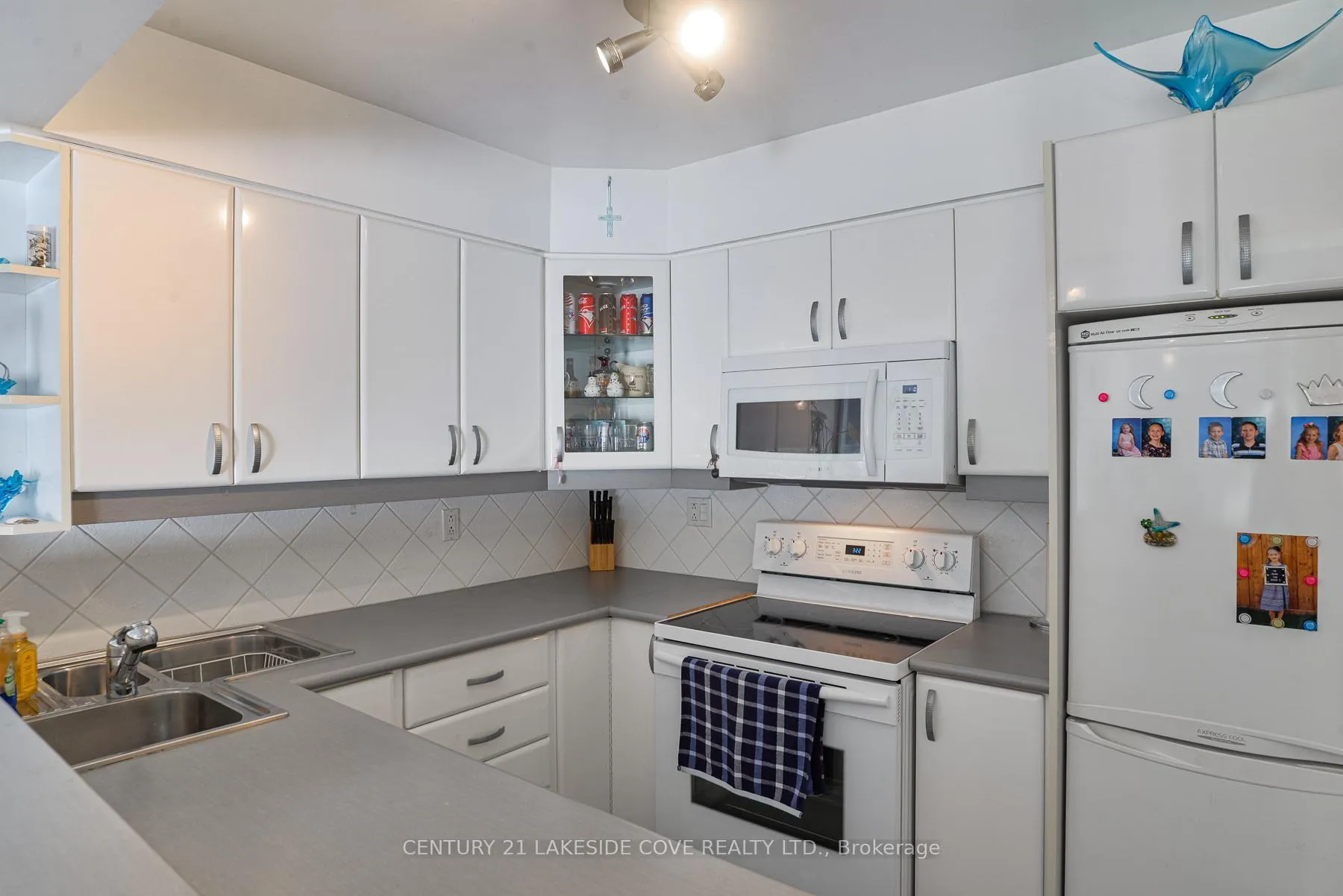 Photo 8 of Unit Unit 19, 71 Laguna Parkway, Ramara, Rural Ramara — HOMEH