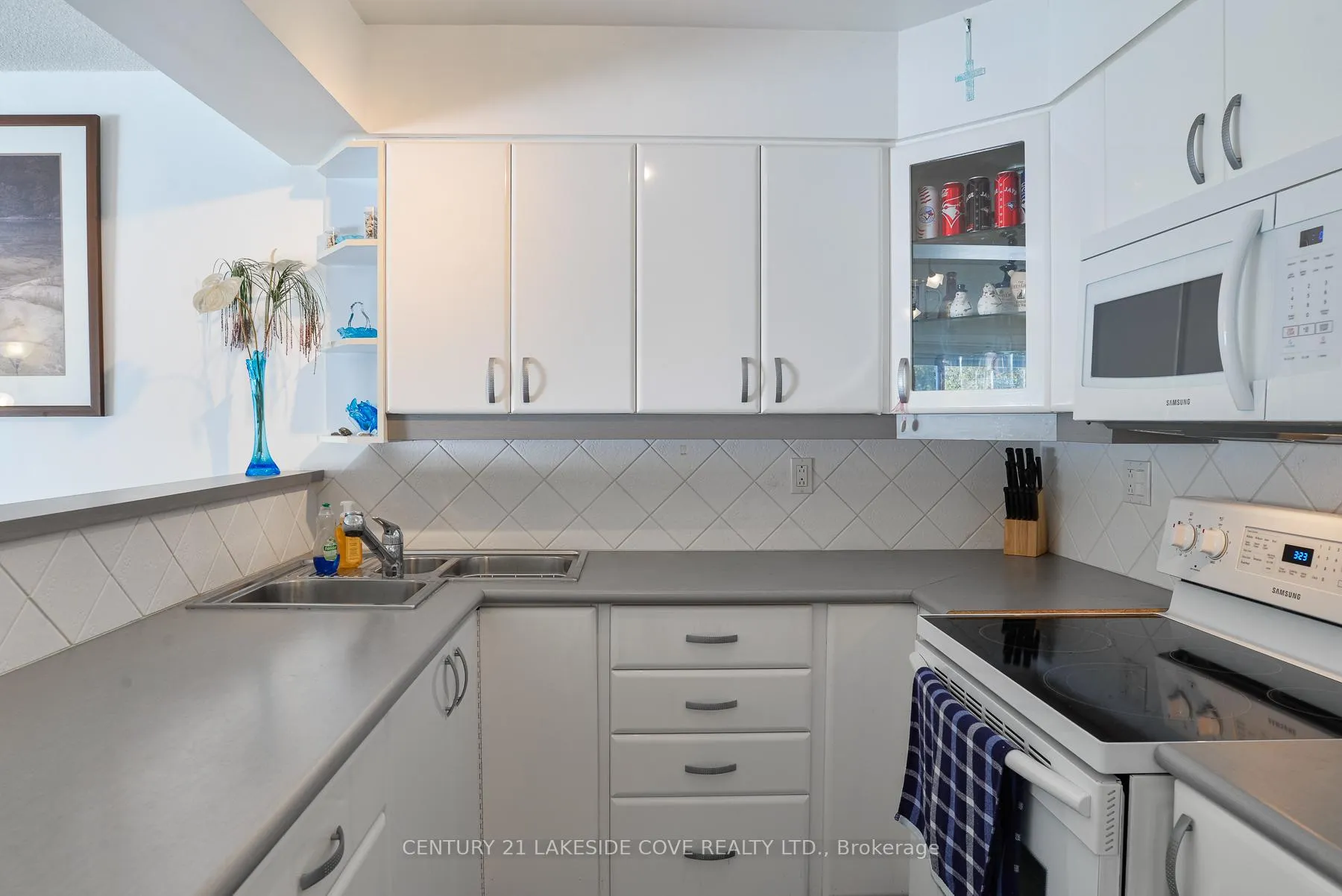 Photo 9 of Unit Unit 19, 71 Laguna Parkway, Ramara, Rural Ramara — HOMEH