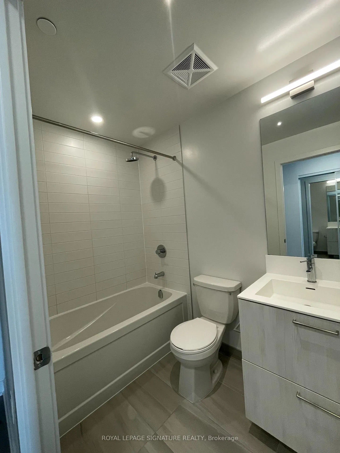Photo 9 of Unit 1005, 40 Lagerfeld Drive, Brampton, Northwest Brampton — HOMEH
