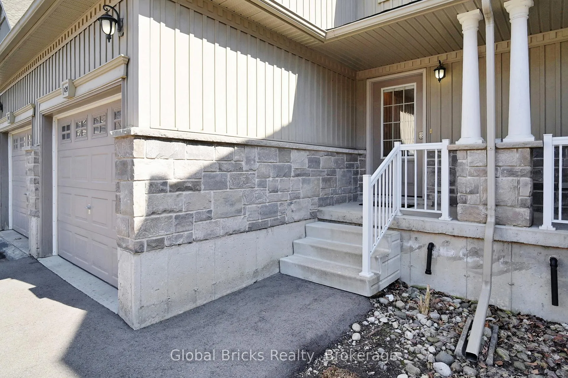 Photo 3 of Unit D24, 20 David Bergey Drive, Kitchener — HOMEH
