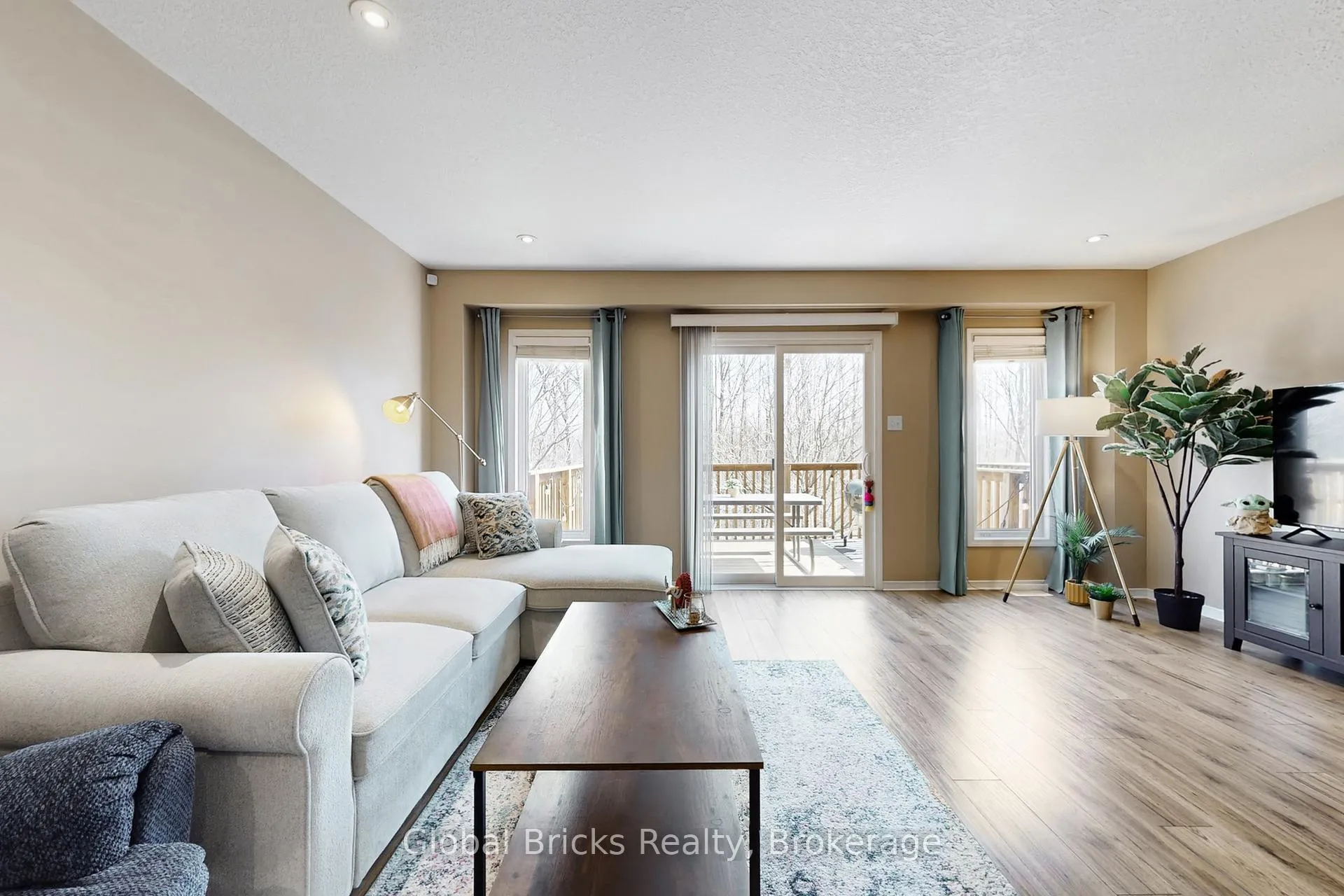 Photo 4 of Unit D24, 20 David Bergey Drive, Kitchener — HOMEH