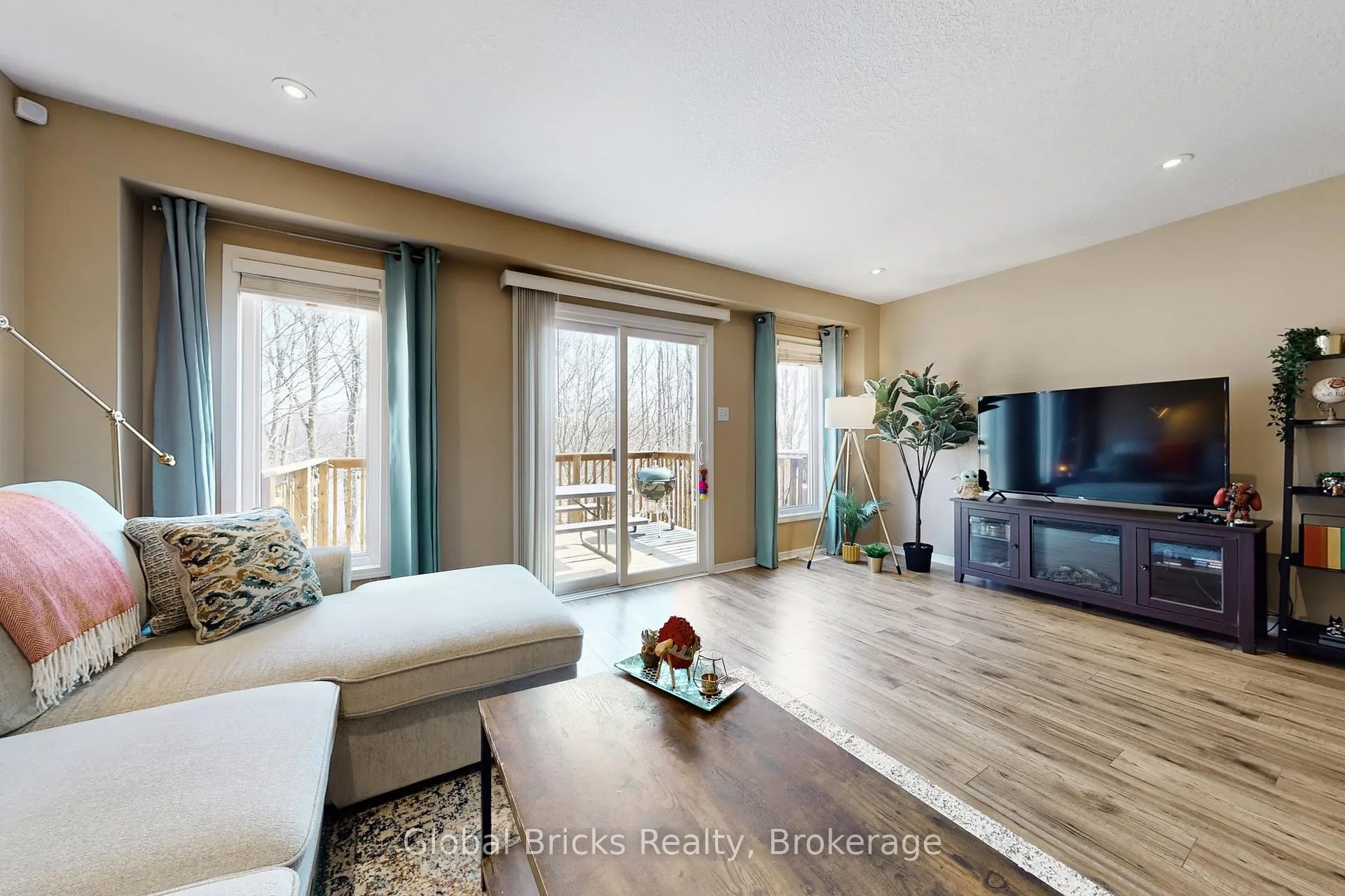 Photo 5 of Unit D24, 20 David Bergey Drive, Kitchener — HOMEH