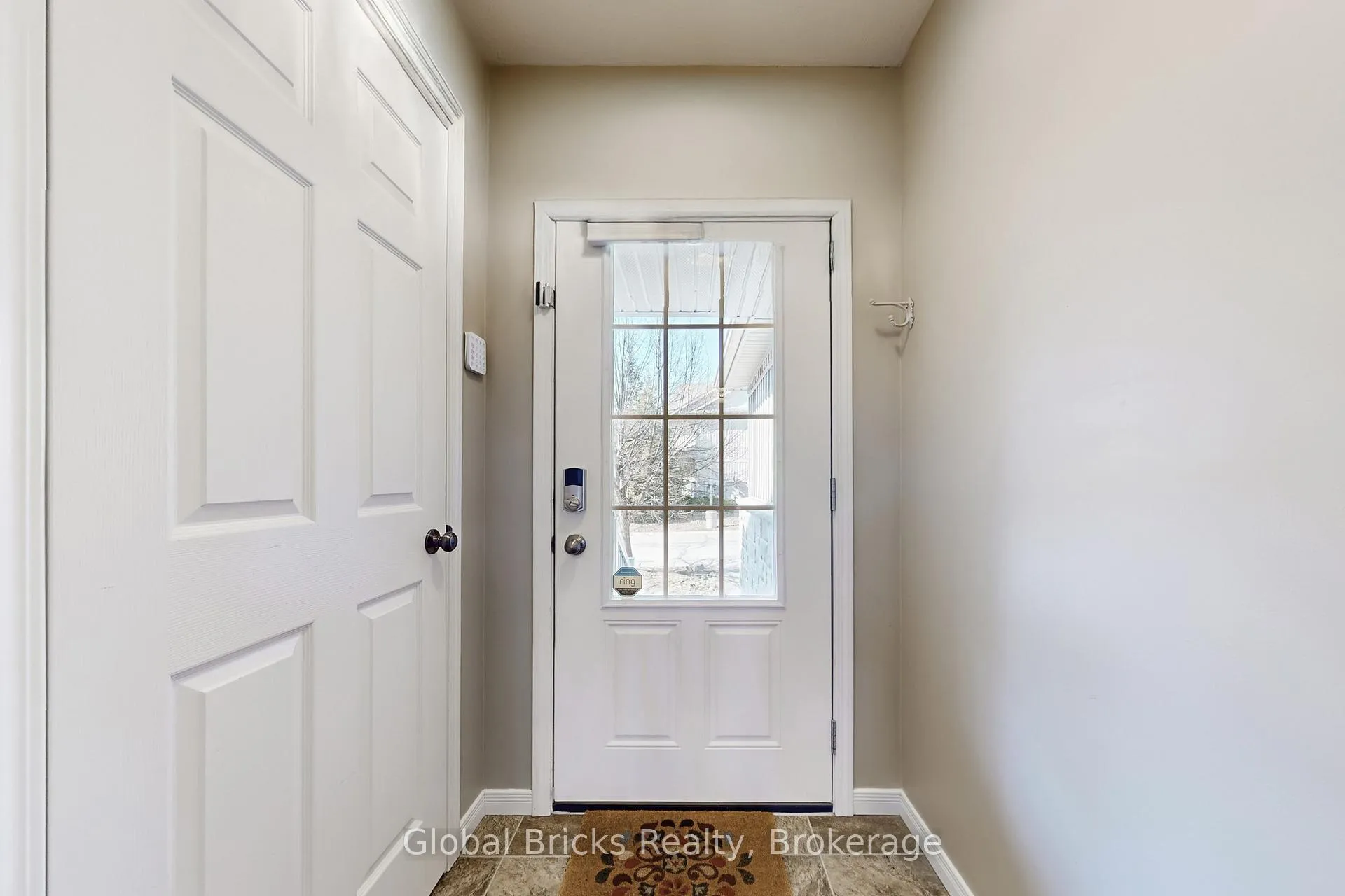 Photo 12 of Unit D24, 20 David Bergey Drive, Kitchener — HOMEH