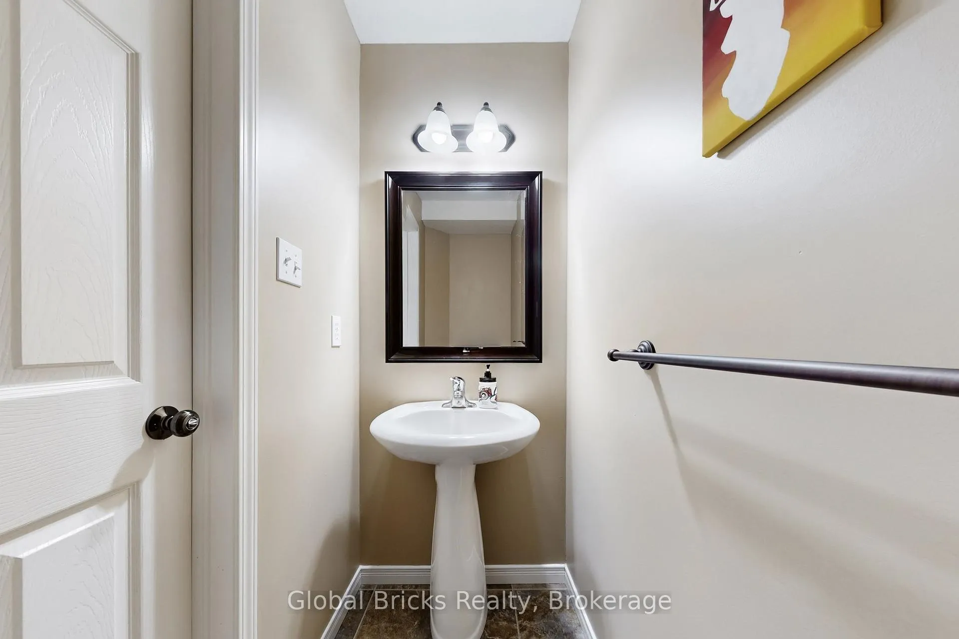 Photo 14 of Unit D24, 20 David Bergey Drive, Kitchener — HOMEH