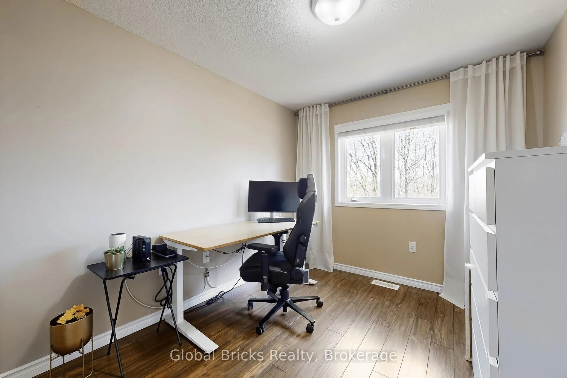 Photo 23 of Unit D24, 20 David Bergey Drive, Kitchener — HOMEH