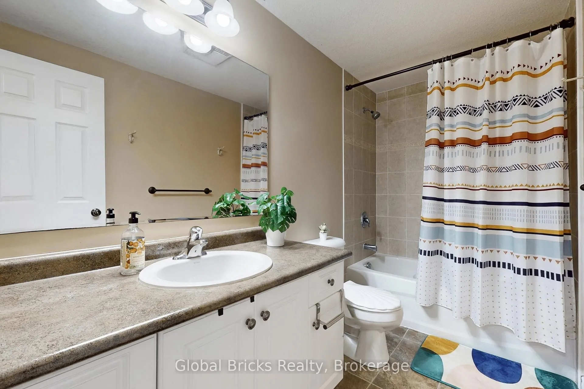 Photo 24 of Unit D24, 20 David Bergey Drive, Kitchener — HOMEH
