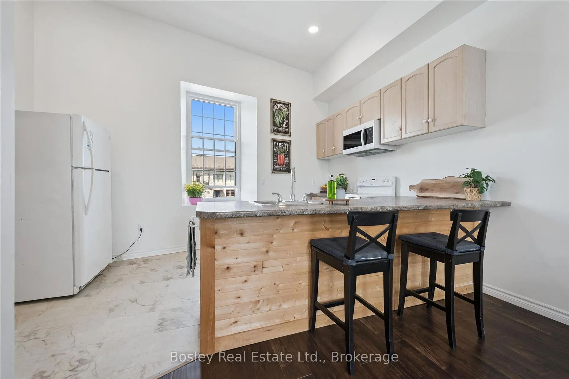 Photo 8 of Unit 2, 5 Mill Street, Centre Wellington, Elora/Salem — HOMEH