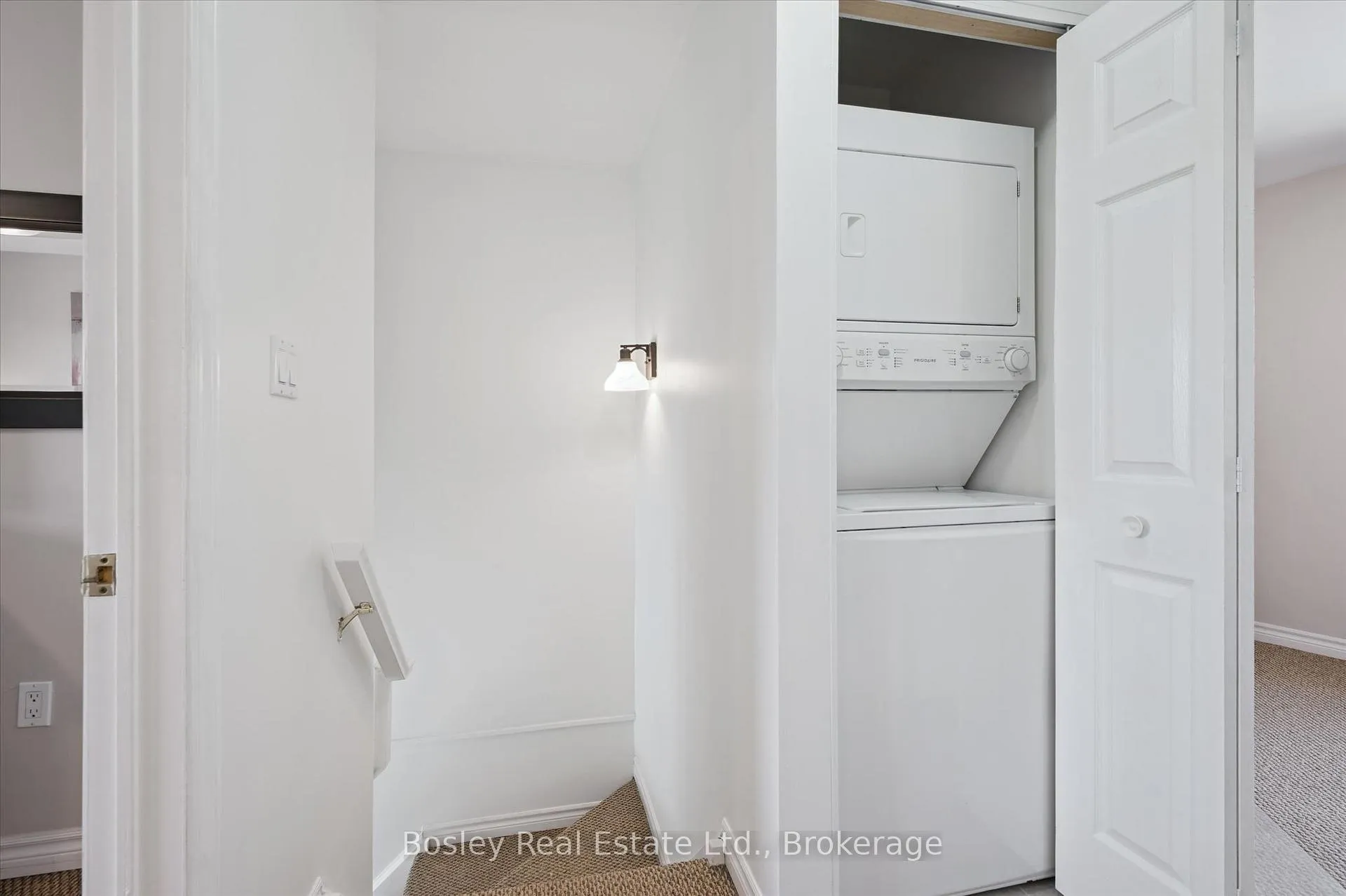 Photo 20 of Unit 2, 5 Mill Street, Centre Wellington, Elora/Salem — HOMEH