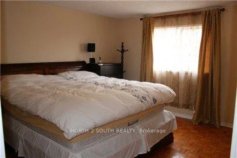 Photo 10 of 326 Hawkview Boulevard, Vaughan, Vellore Village — HOMEH