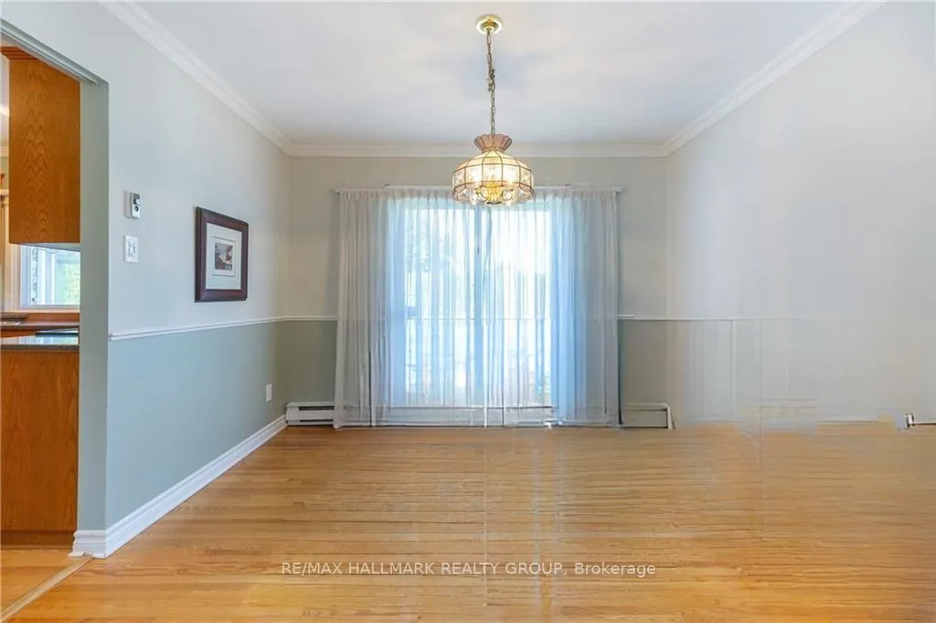 Photo 8 of 11 Jerrilynn Crescent, Ottawa, Barrhaven - Pheasant Run — HOMEH