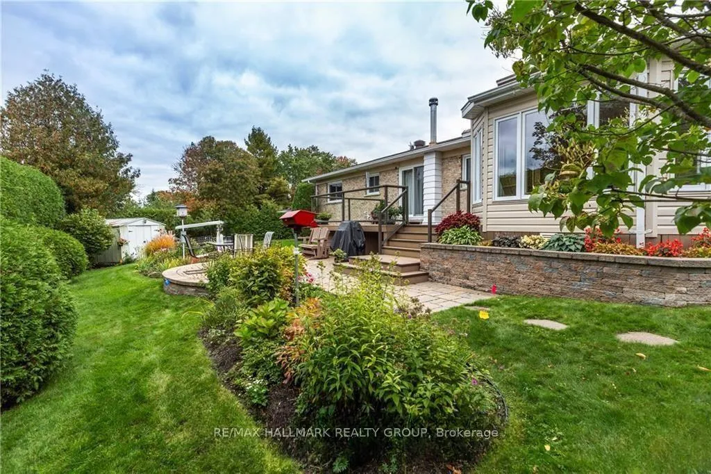 Photo 13 of 11 Jerrilynn Crescent, Ottawa, Barrhaven - Pheasant Run — HOMEH