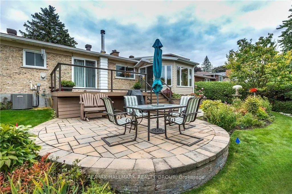 Photo 14 of 11 Jerrilynn Crescent, Ottawa, Barrhaven - Pheasant Run — HOMEH