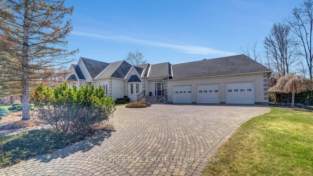 Photo 2 of 945 Fieldown Street, Ottawa, Cumberland Ridge — HOMEH