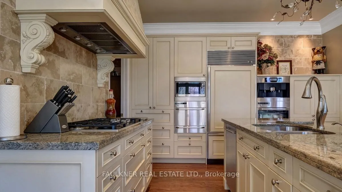 Photo 10 of 945 Fieldown Street, Ottawa, Cumberland Ridge — HOMEH