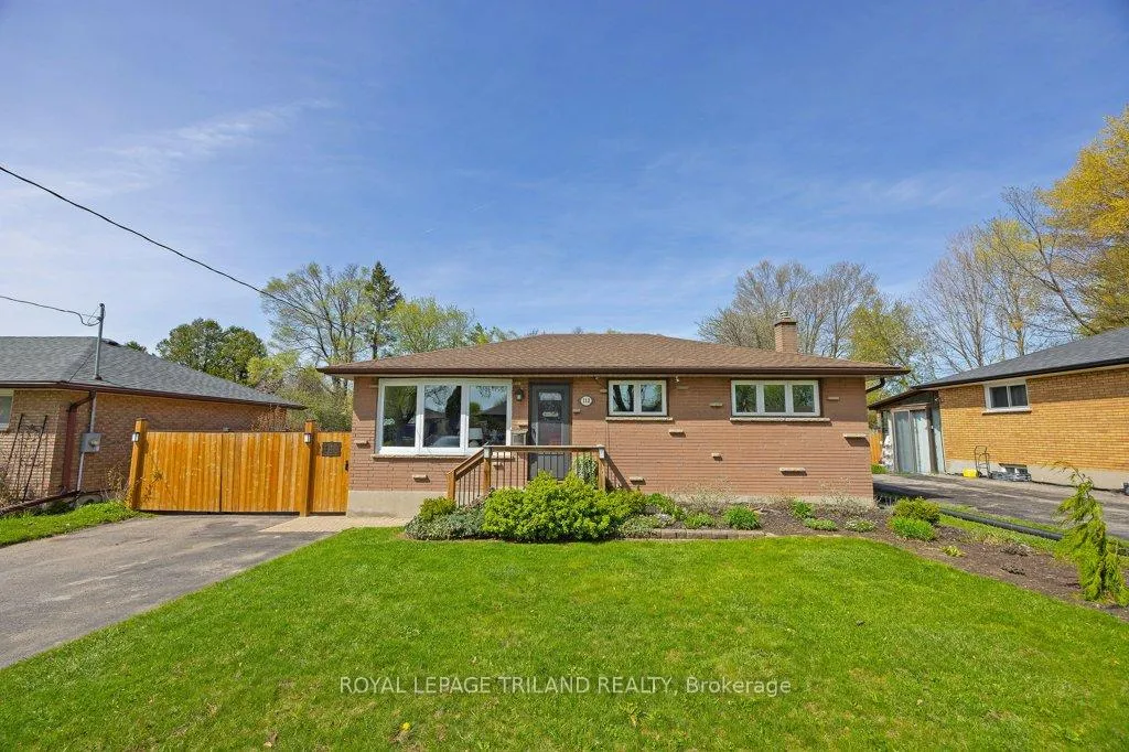 Photo 2 of 112 Burnside Drive, London, East I — HOMEH