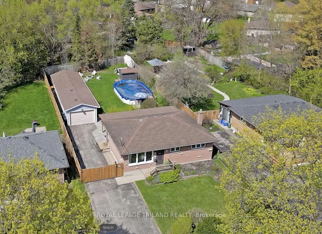 Photo 3 of 112 Burnside Drive, London, East I — HOMEH