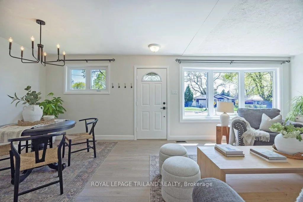 Photo 4 of 112 Burnside Drive, London, East I — HOMEH