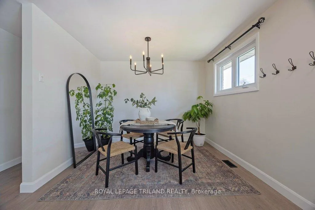 Photo 6 of 112 Burnside Drive, London, East I — HOMEH