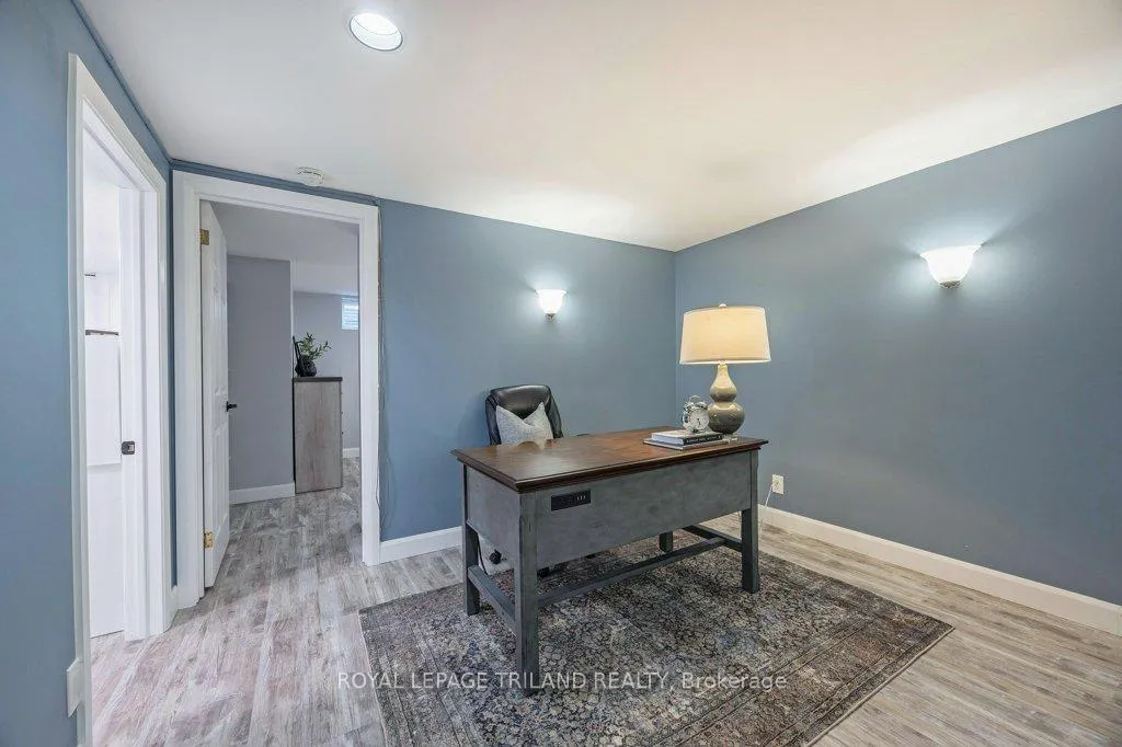 Photo 22 of 112 Burnside Drive, London, East I — HOMEH