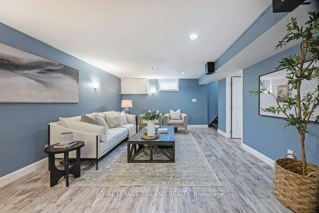 Photo 23 of 112 Burnside Drive, London, East I — HOMEH