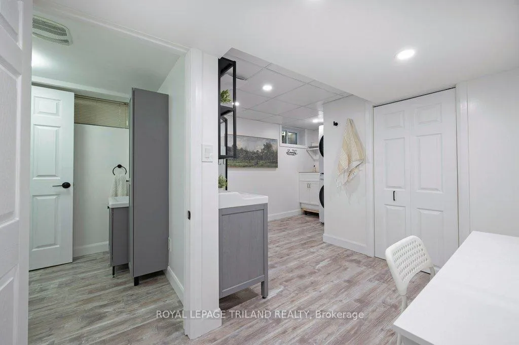 Photo 29 of 112 Burnside Drive, London, East I — HOMEH
