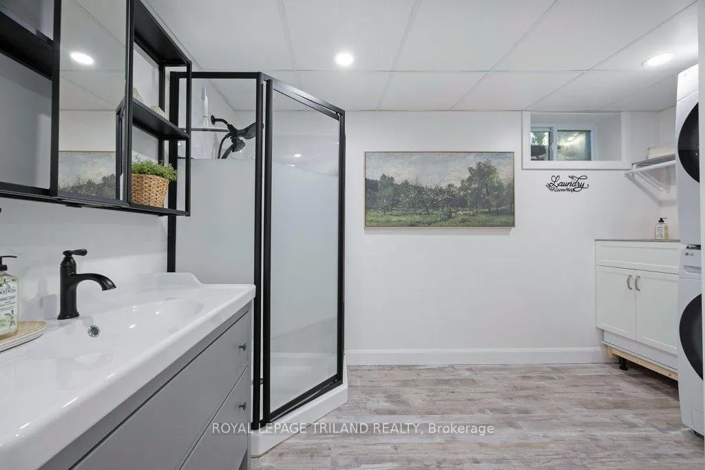 Photo 30 of 112 Burnside Drive, London, East I — HOMEH