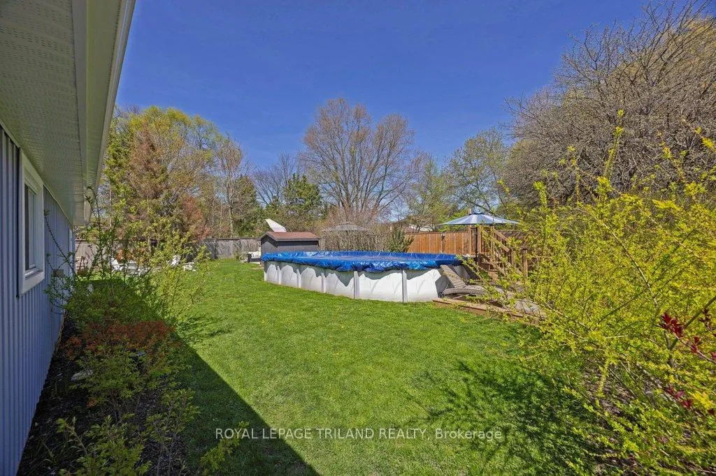 Photo 38 of 112 Burnside Drive, London, East I — HOMEH
