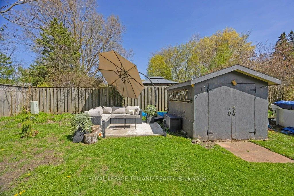Photo 41 of 112 Burnside Drive, London, East I — HOMEH