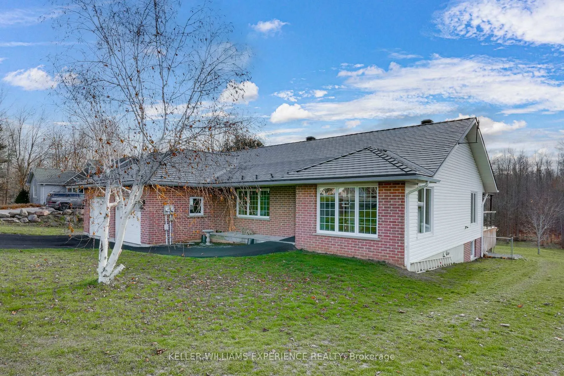 Photo 4 of 107 Simcoe Road, Ramara, Rural Ramara — HOMEH