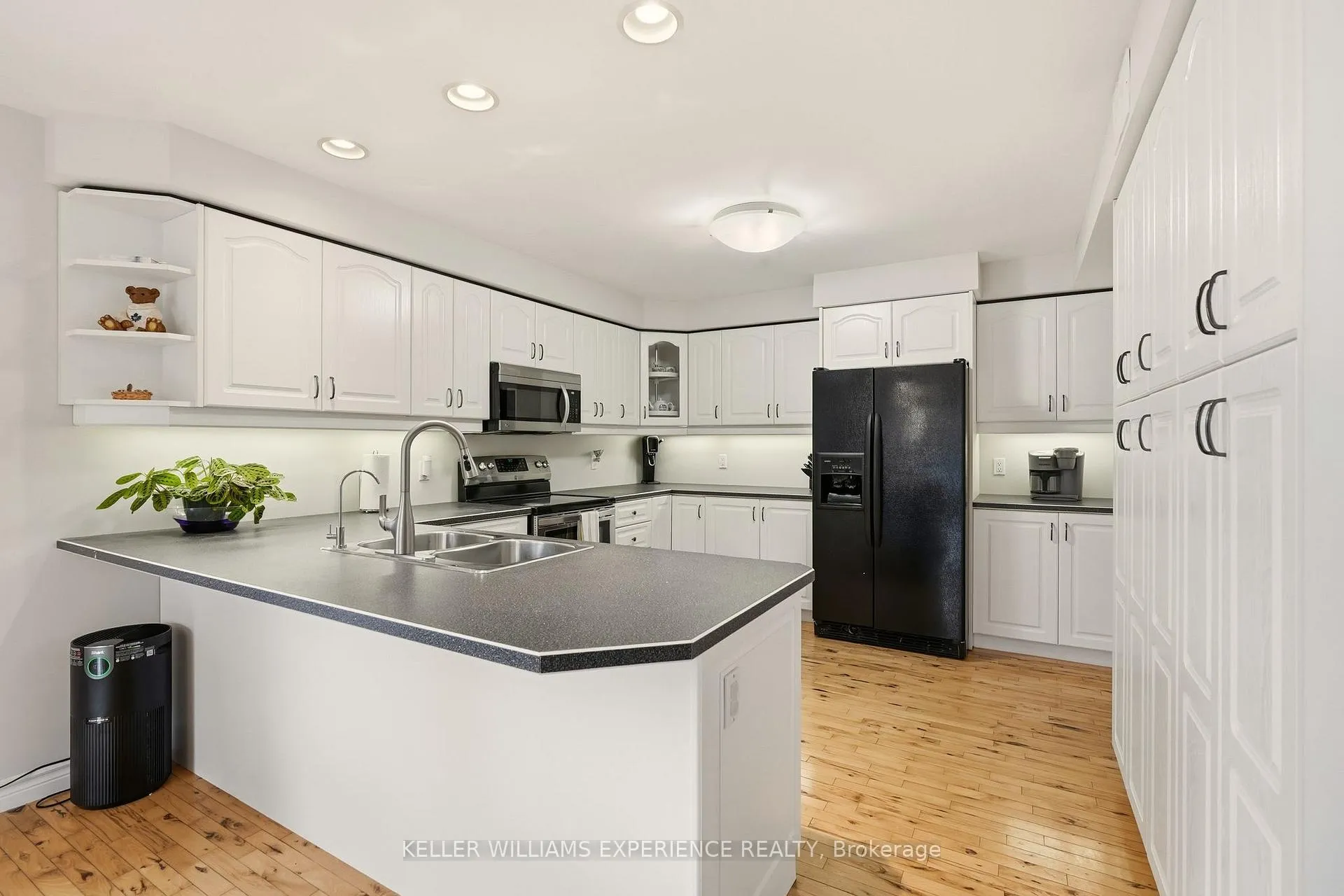 Photo 8 of 107 Simcoe Road, Ramara, Rural Ramara — HOMEH