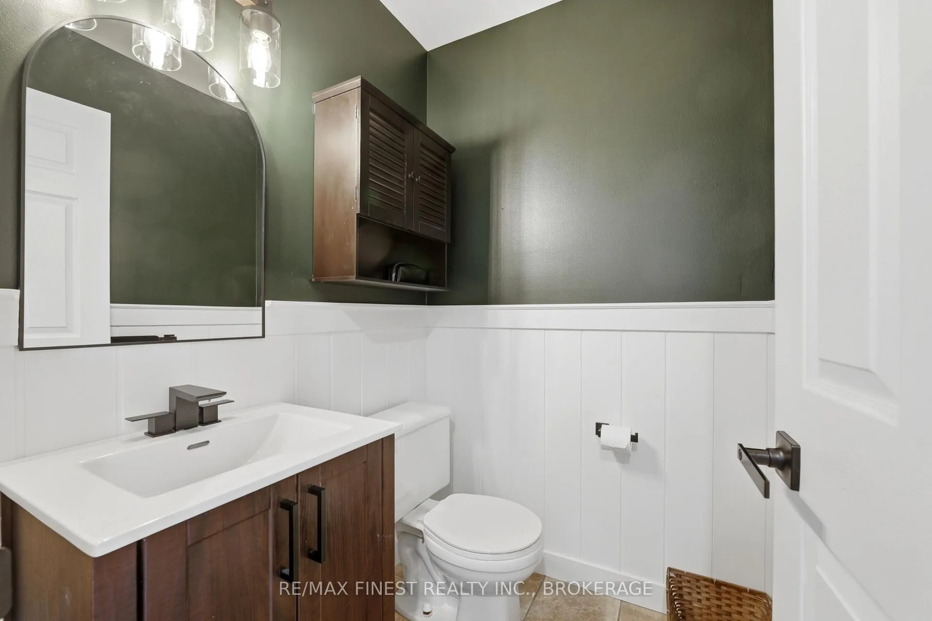 Photo 10 of 86 Dalgleish Avenue, Kingston, Kingston East (Incl Barret Crt) — HOMEH