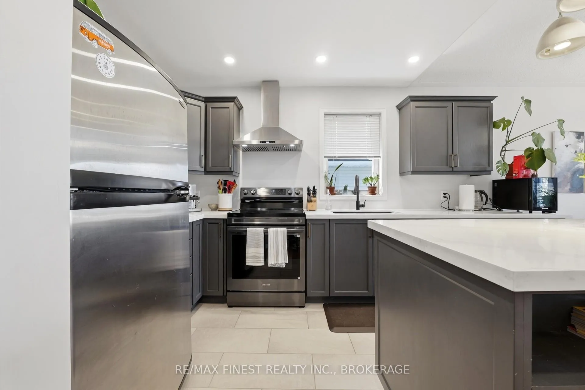 Photo 11 of 86 Dalgleish Avenue, Kingston, Kingston East (Incl Barret Crt) — HOMEH